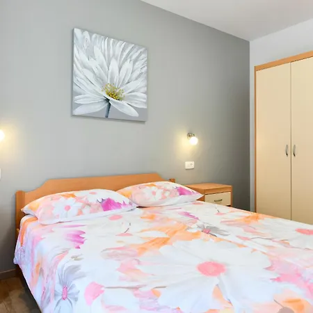 Apartament Dolores *